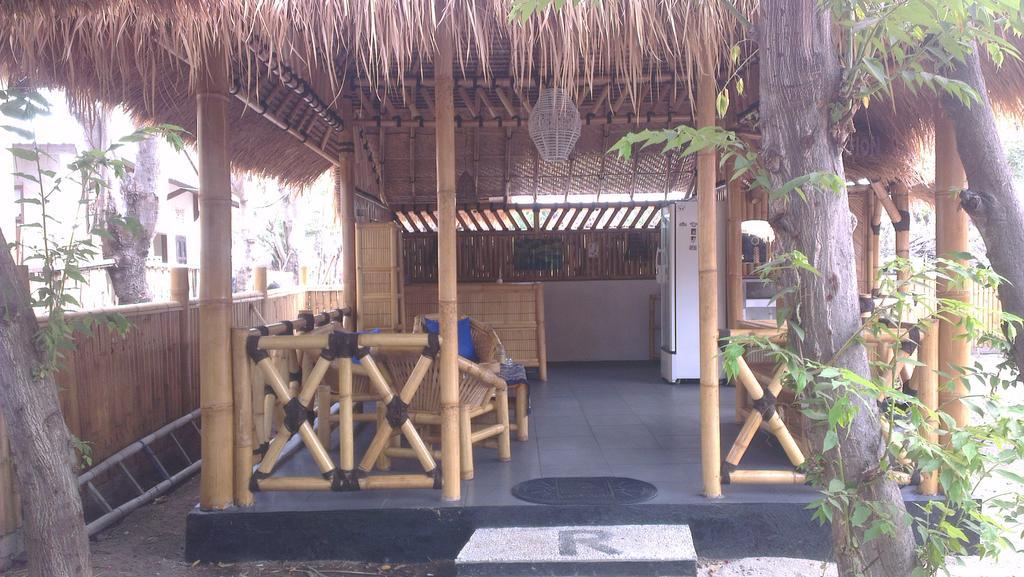 Tua Tua Keladi Bungalows Gili Air Buitenkant foto